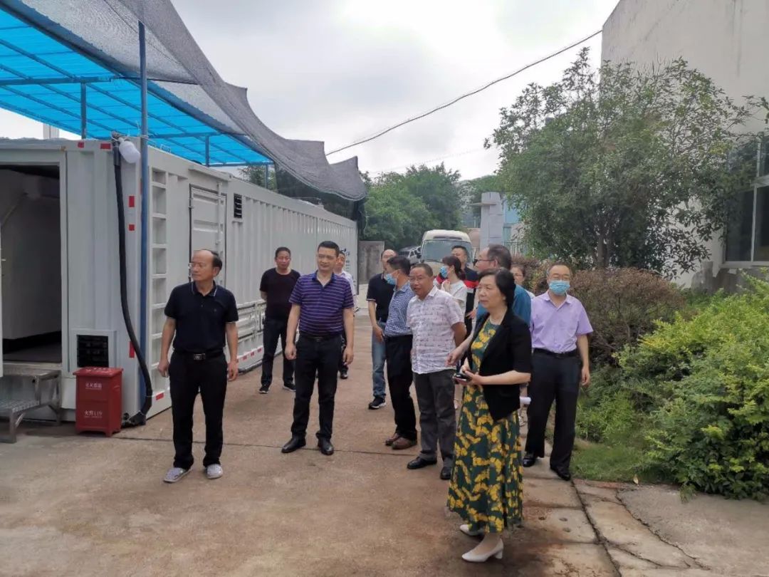 自貢市人大、市城管局、市財(cái)政局等領(lǐng)導(dǎo)一行蒞臨碩特環(huán)保項(xiàng)目現(xiàn)場(chǎng)考察指導(dǎo)